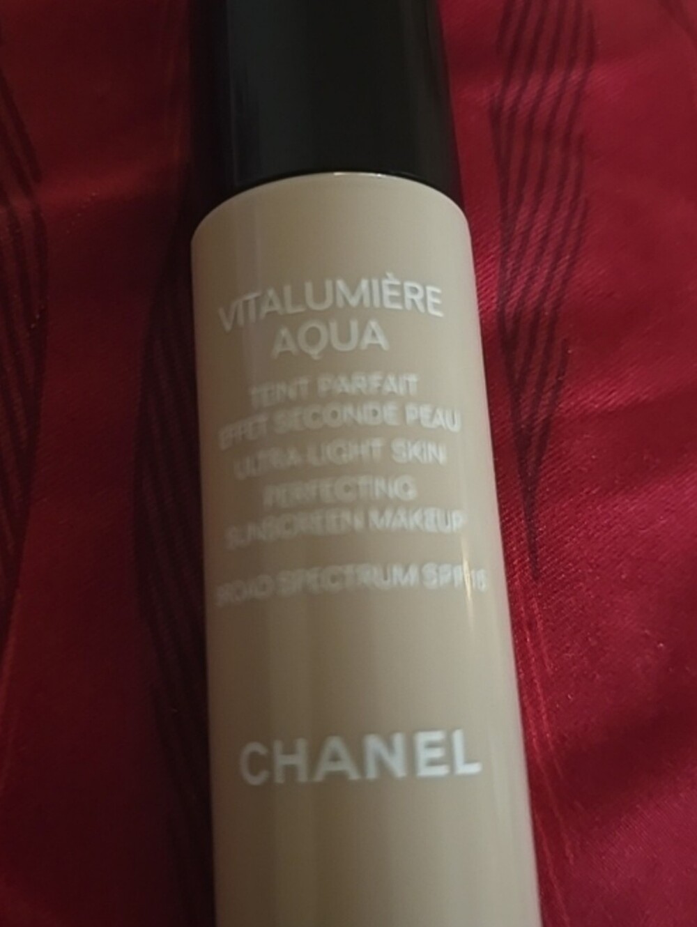 CHANEL Vitalumière Aqua Foundation -#21 Beige